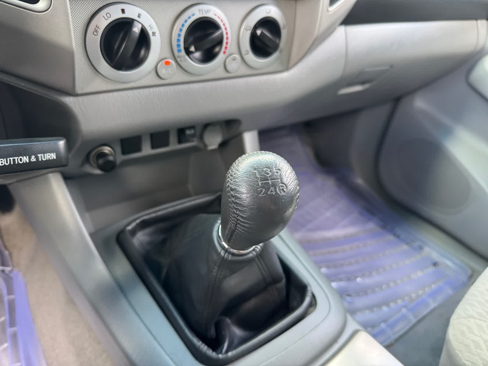 2010 Toyota Tacoma 2WD Access I4 MT (Natl)