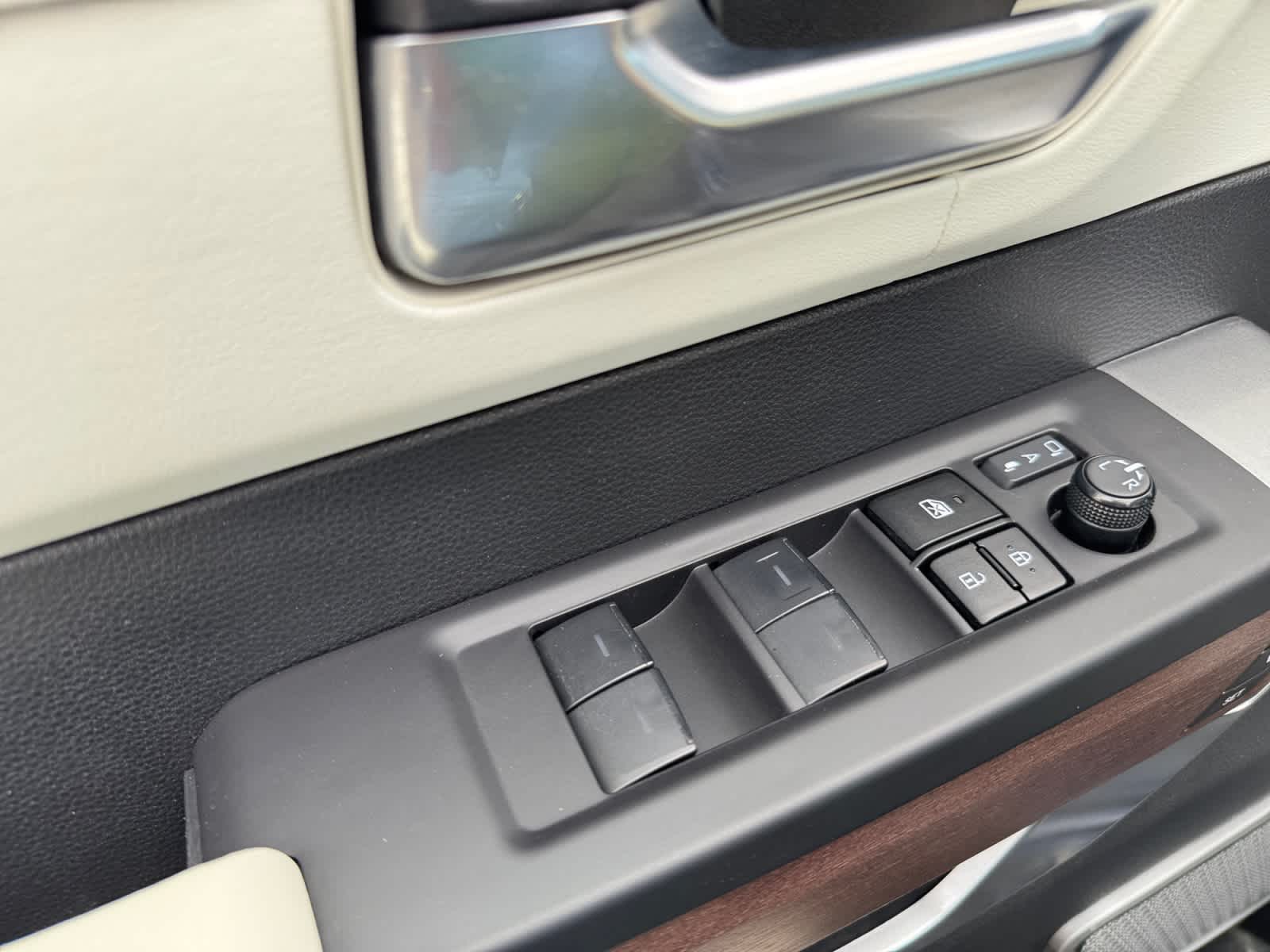 2023 Toyota Sequoia Capstone