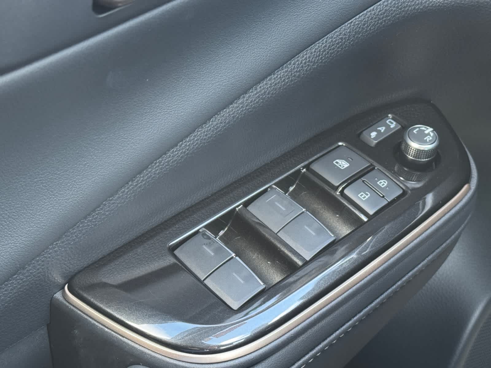 2025 Toyota Crown Signia Limited