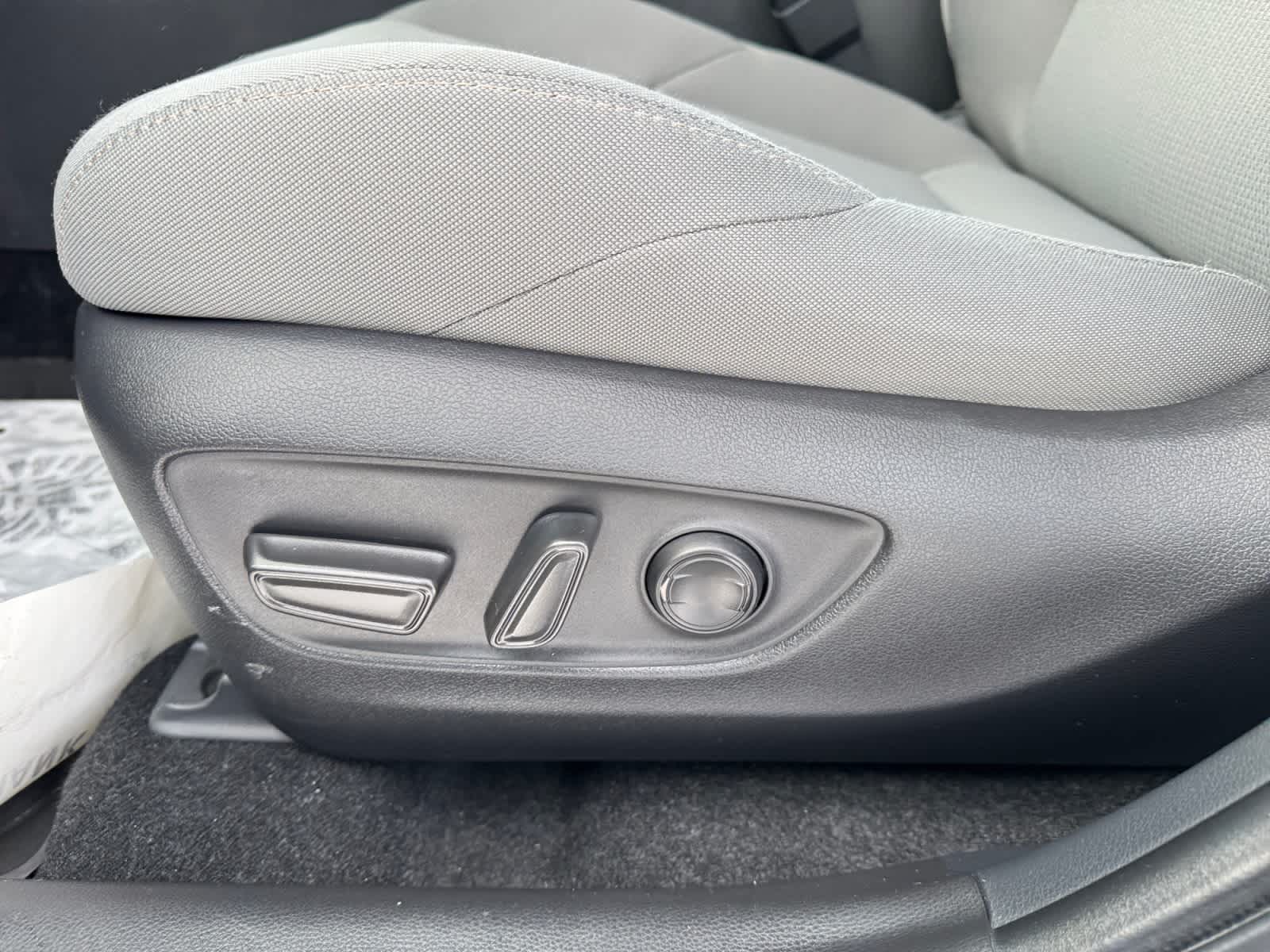 2023 Toyota Venza LE