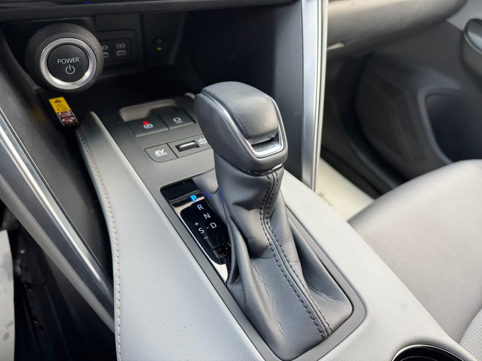 2023 Toyota Venza LE