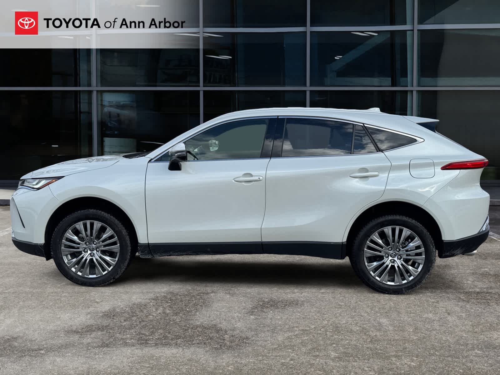 2022 Toyota Venza XLE