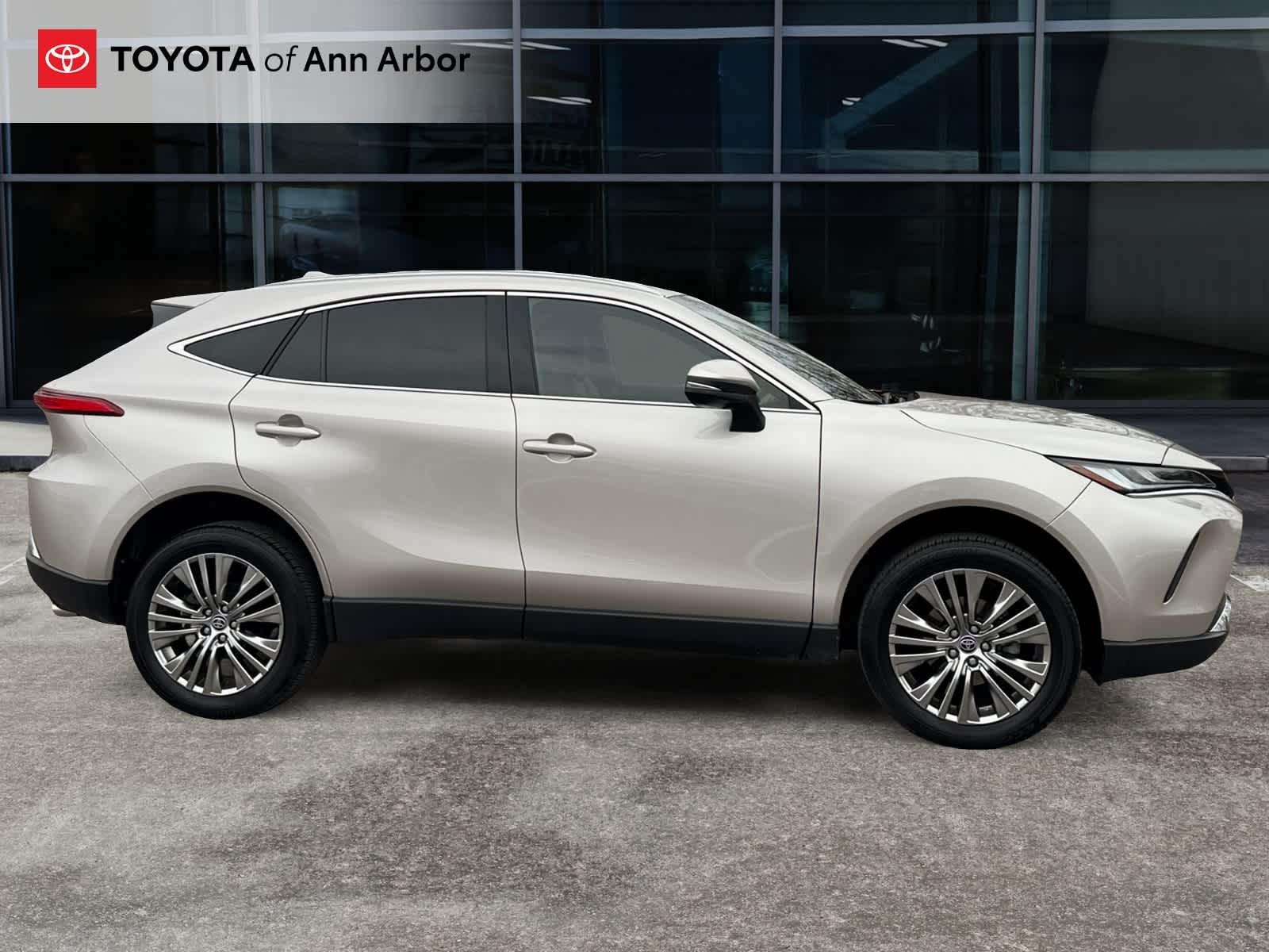 2023 Toyota Venza XLE