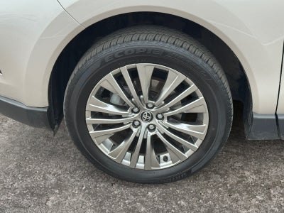 2023 Toyota Venza XLE