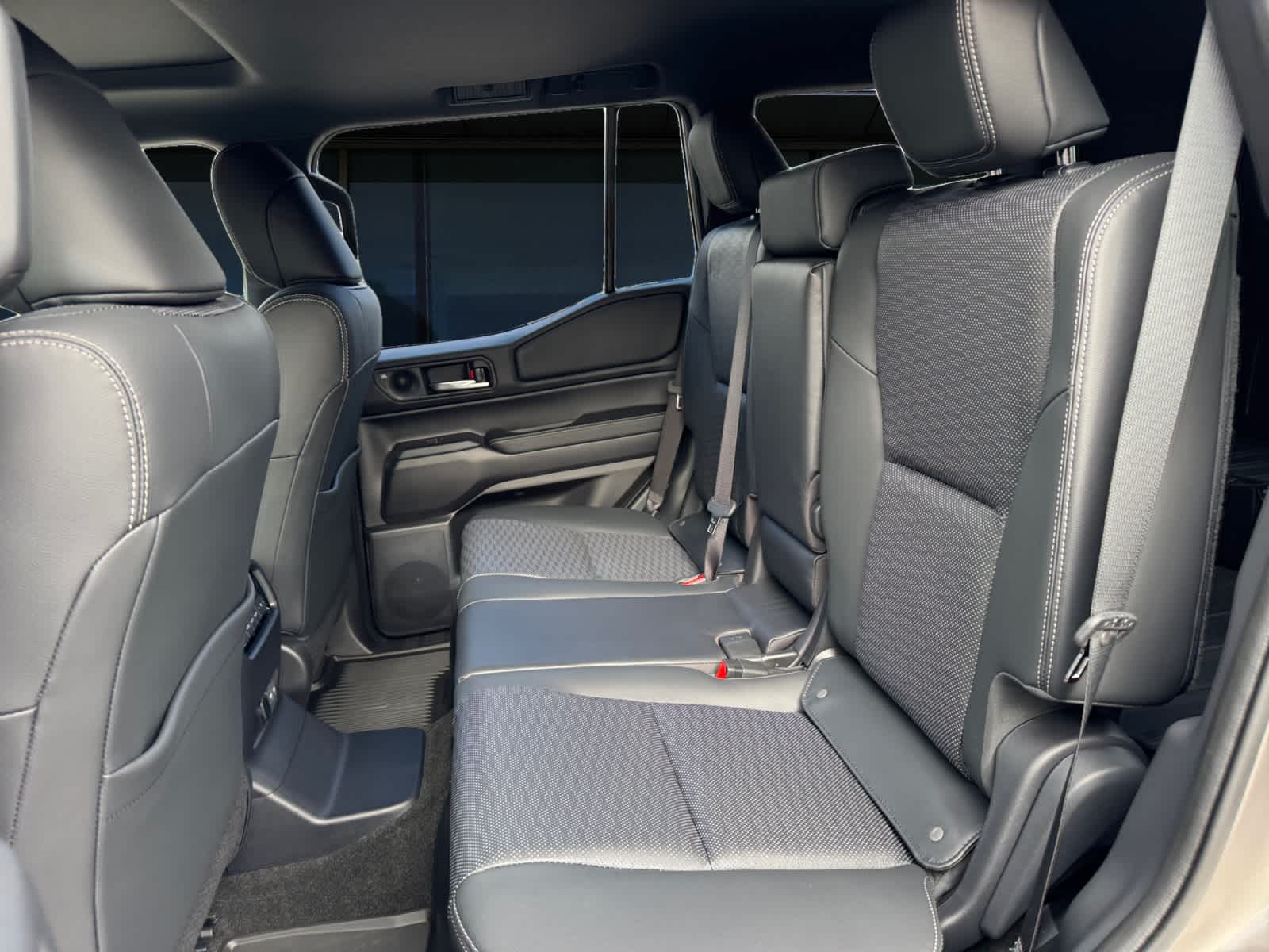 2025 Toyota Land Cruiser 4WD (Natl)