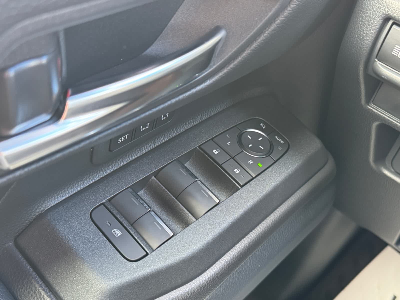 2025 Toyota Land Cruiser 4WD (Natl)