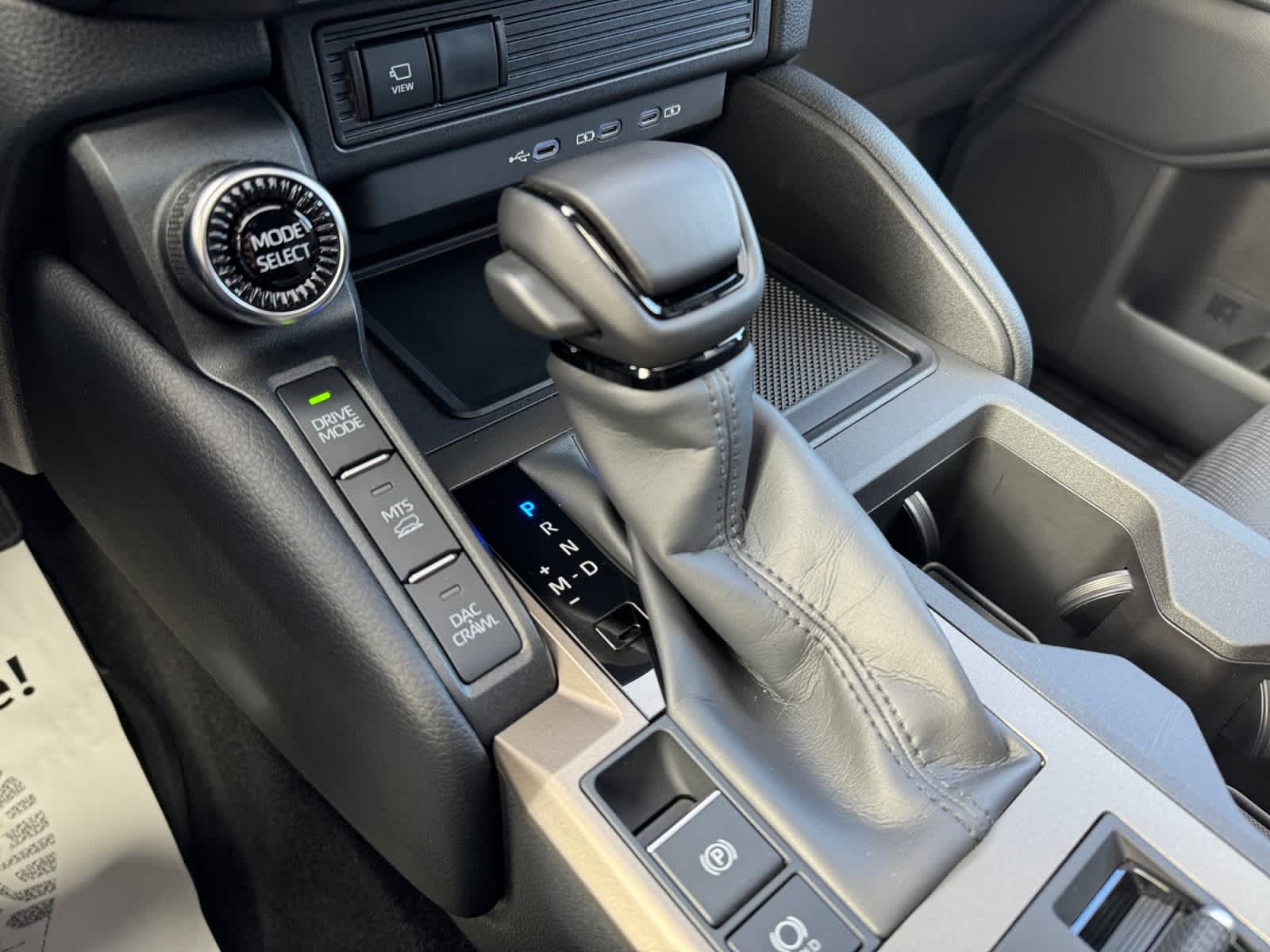 2025 Toyota Land Cruiser 4WD (Natl)