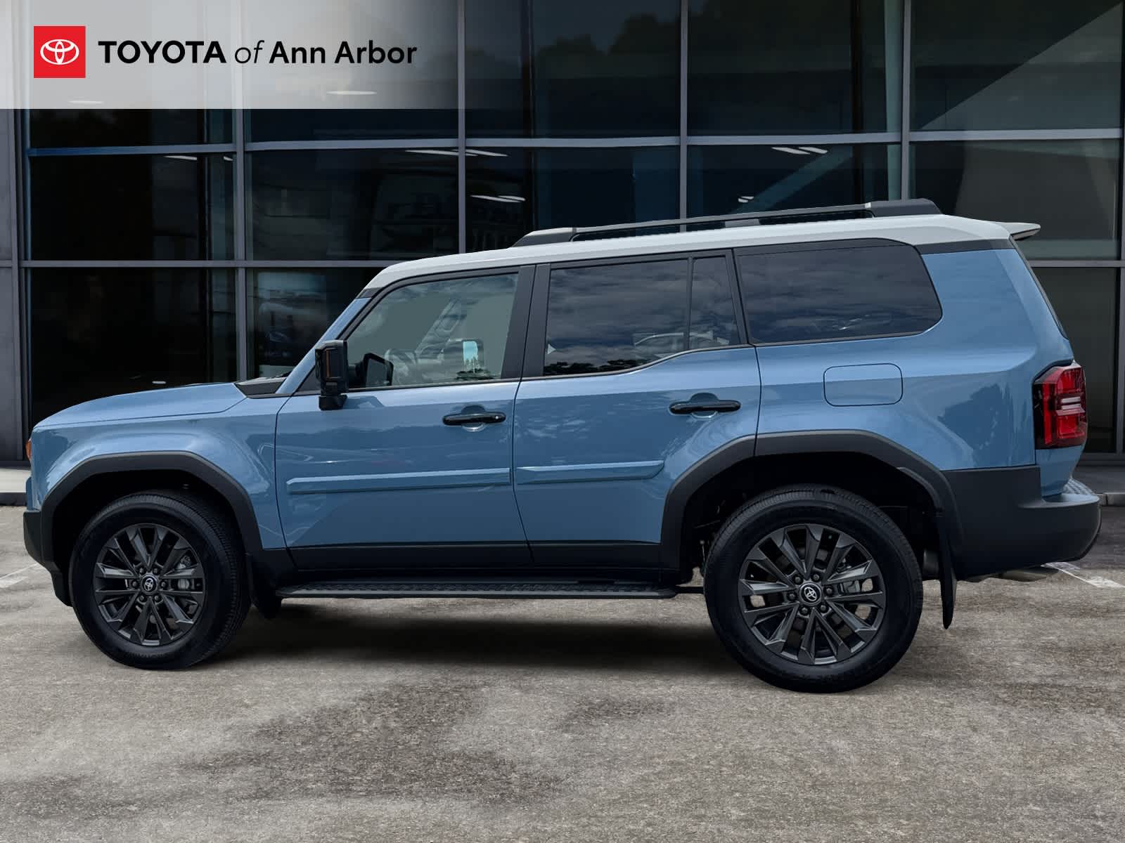 2025 Toyota Land Cruiser 4WD (Natl)