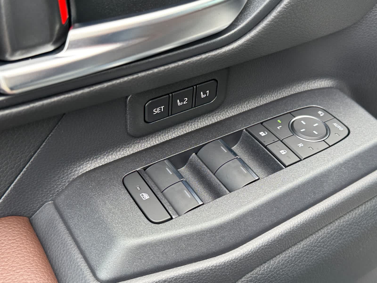 2025 Toyota Land Cruiser 4WD (Natl)