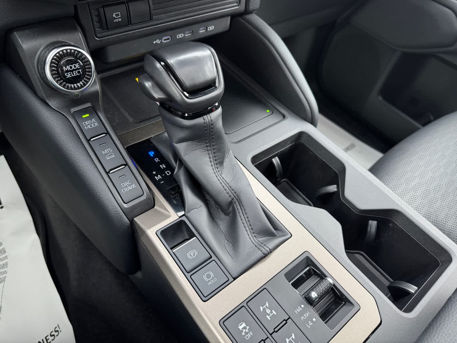 2024 Toyota Land Cruiser 4WD (Natl)