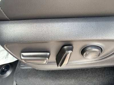 2025 Toyota Land Cruiser 4WD (Natl)