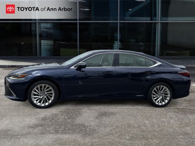 2019 Lexus ES 300h Luxury