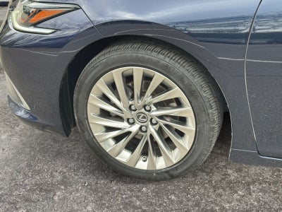 2019 Lexus ES 300h Luxury
