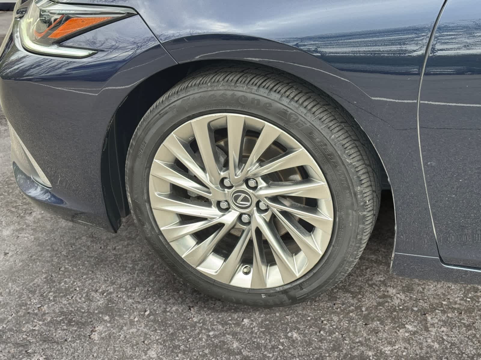 2019 Lexus ES 300h Luxury