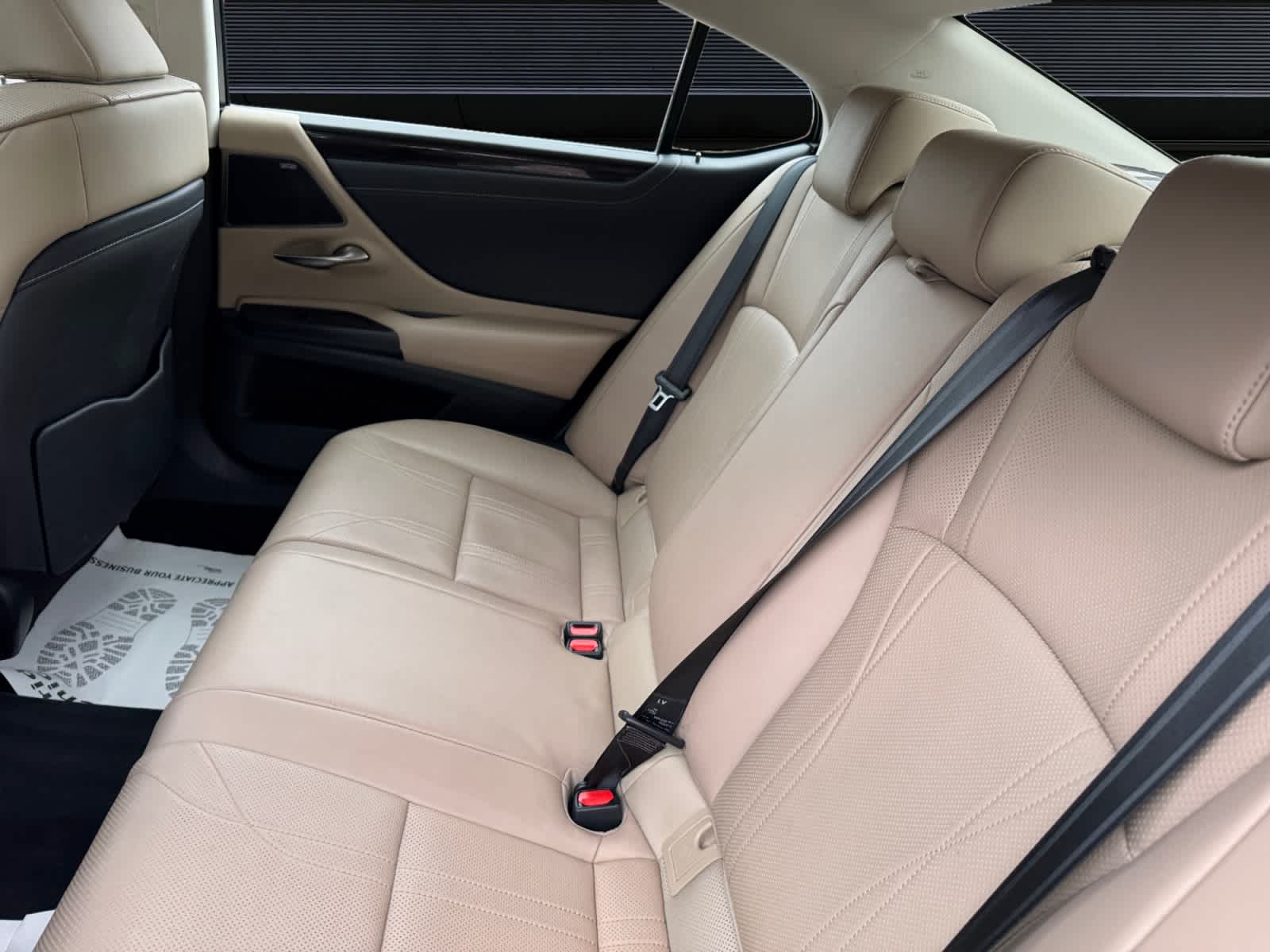 2019 Lexus ES 300h Luxury