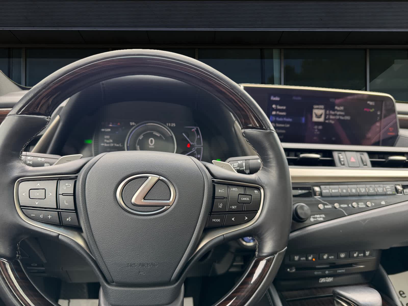 2019 Lexus ES 300h Luxury