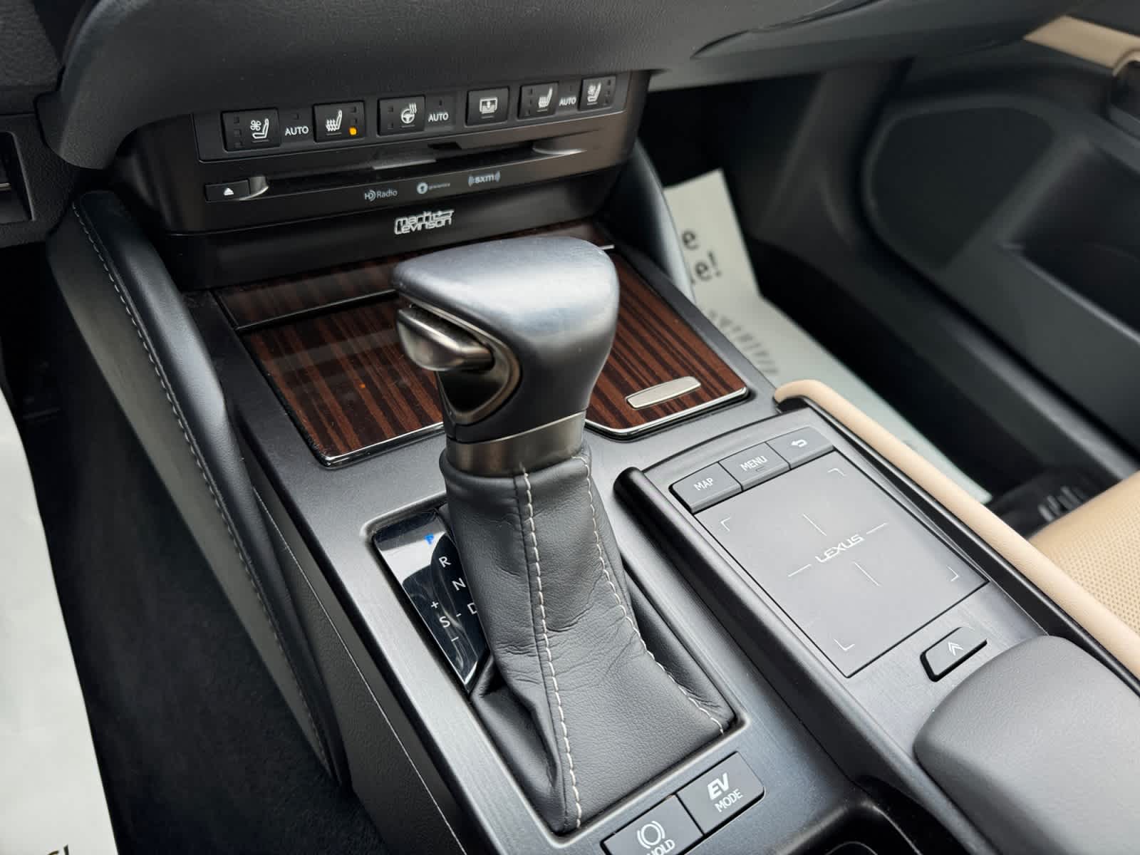 2019 Lexus ES 300h Luxury