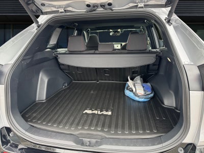 2025 Toyota RAV4 Plug-In Hybrid SE