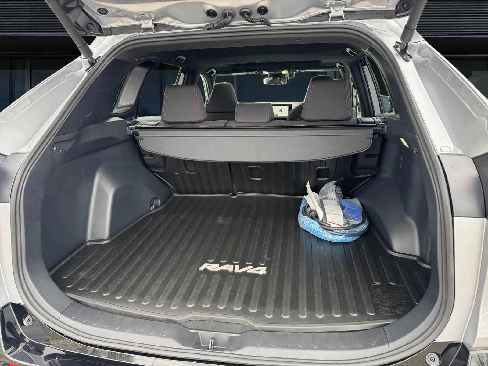 2025 Toyota RAV4 Plug-In Hybrid SE