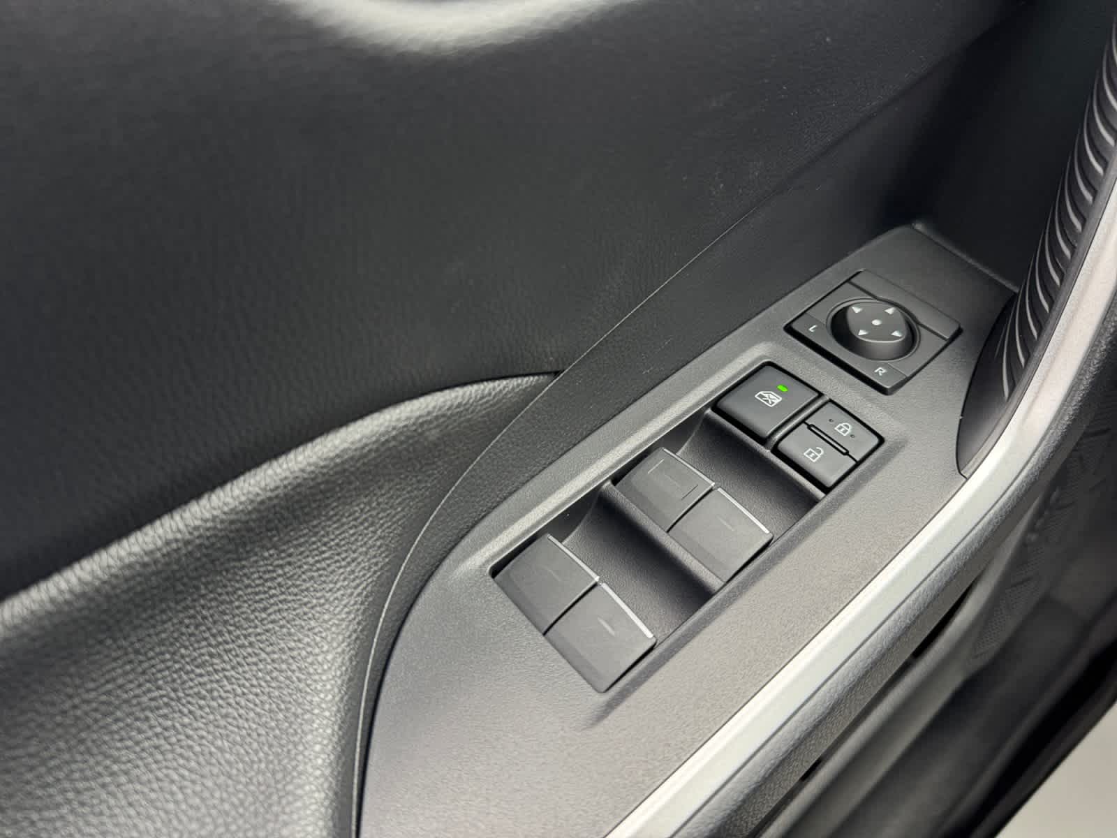 2025 Toyota RAV4 Plug-In Hybrid SE