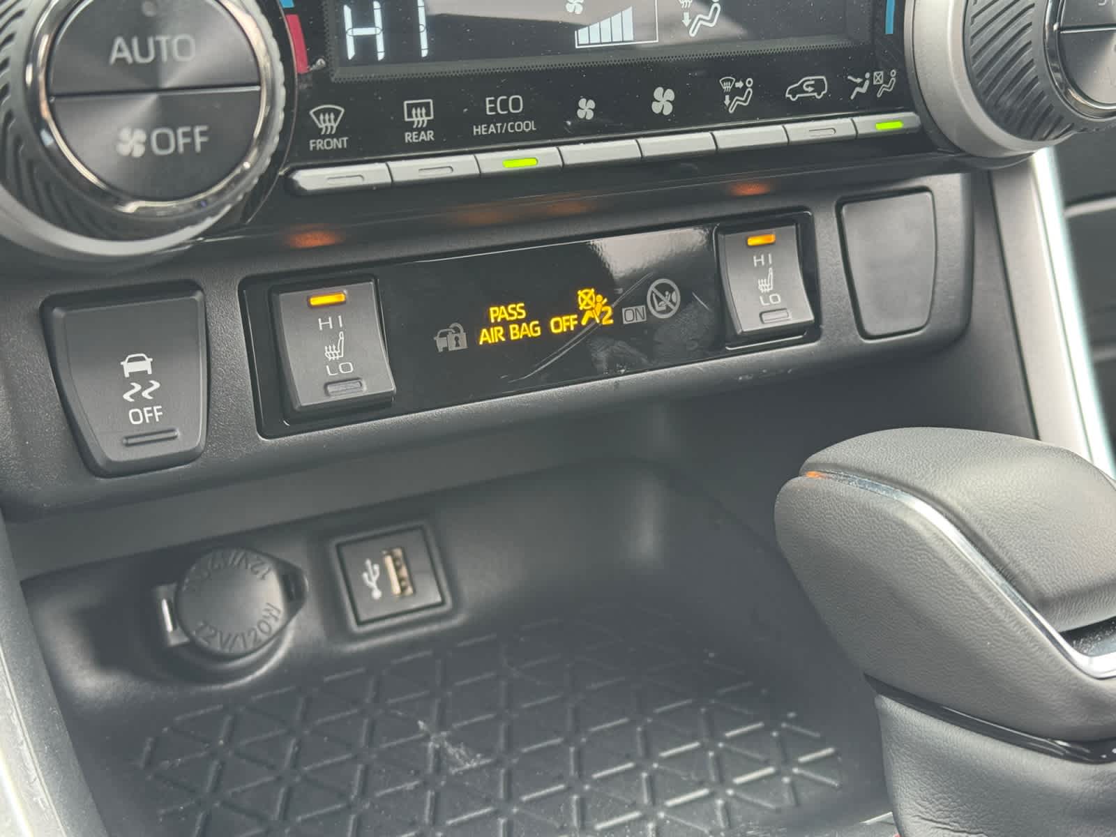 2025 Toyota RAV4 Plug-In Hybrid SE