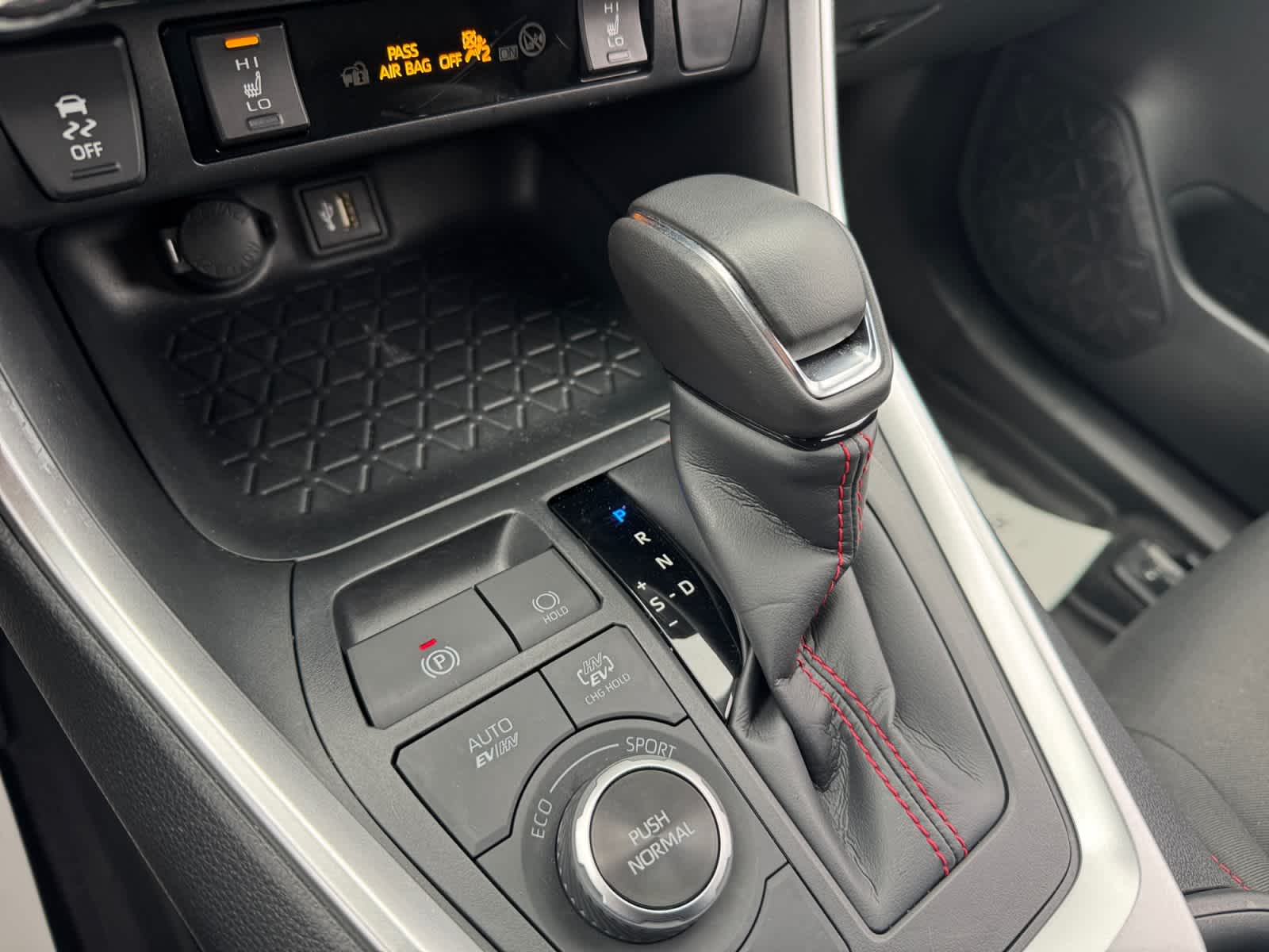 2025 Toyota RAV4 Plug-In Hybrid SE